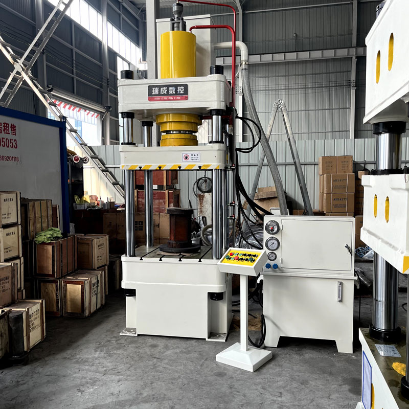 液壓機(jī)壓制軸承內(nèi)圈的操作方法與要點(diǎn)