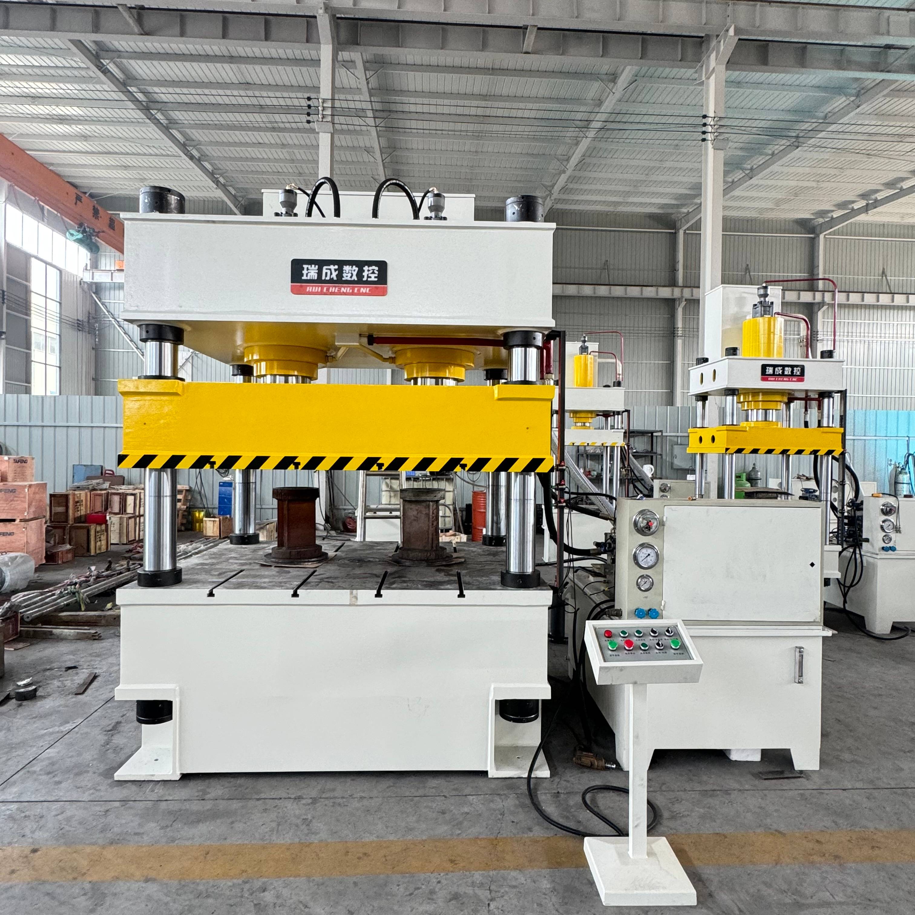 山東瑞成數(shù)控都有哪些四柱液壓機(jī)？