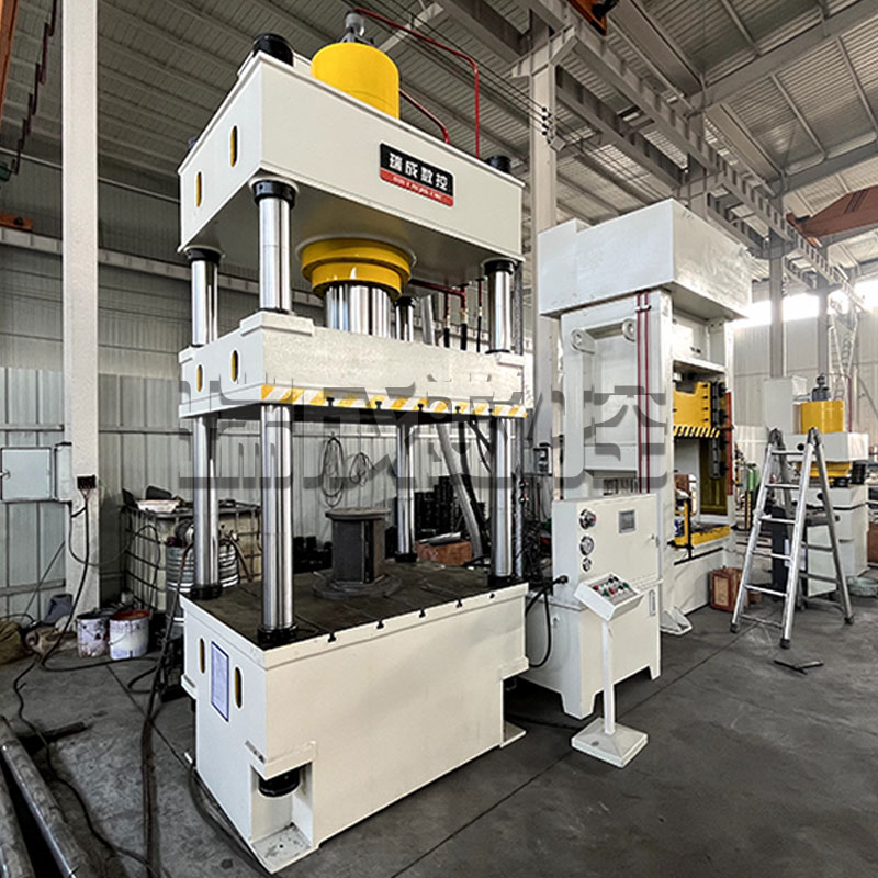 315噸路牌壓制成型液壓機(jī) 315噸路牌壓制成型液壓機(jī)